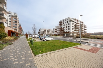 Pronájem bytu 1+kk v družstevním vlastnictví 32 m², Praha 10 - Dolní Měcholupy