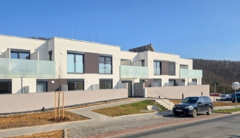 Čelní pohled na dům - Pronájem bytu 4+kk v osobním vlastnictví 170 m², Brno