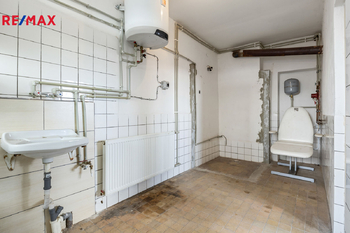 Prodej obchodních prostor 129 m², Milín