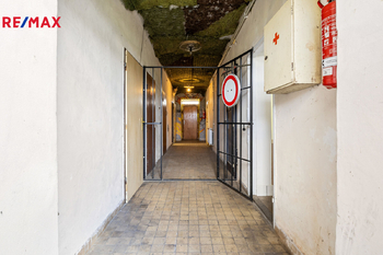 Prodej obchodních prostor 129 m², Milín