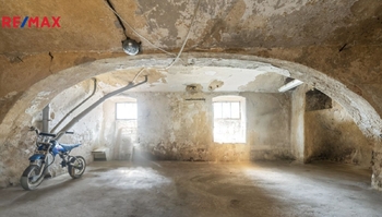 Prodej obchodních prostor 129 m², Milín