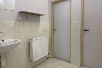 Pronájem výrobních prostor 180 m², Týnec