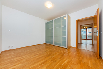 Pronájem bytu 2+kk v osobním vlastnictví 59 m², Praha 6 - Dejvice