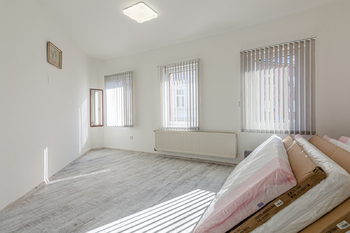 1.patro - Prodej domu 200 m², Kladno