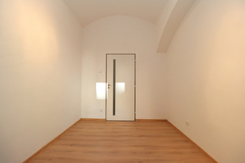 1. Pokoj - Pronájem bytu 2+1 v osobním vlastnictví 32 m², Praha 2 - Nusle