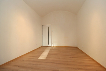 2. Pokoj - Pronájem bytu 2+1 v osobním vlastnictví 32 m², Praha 2 - Nusle