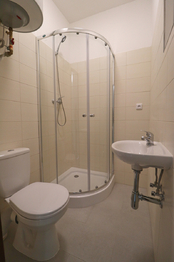 Koupelna - Pronájem bytu 2+1 v osobním vlastnictví 32 m², Praha 2 - Nusle