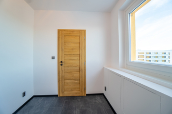 pokoj 1 - Prodej bytu 4+kk v osobním vlastnictví 90 m², Teplice