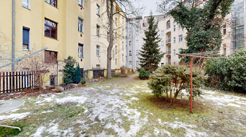 zahrada ve vnitrobloku - Prodej bytu 1+kk v osobním vlastnictví 26 m², Praha 3 - Žižkov