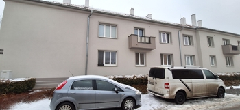 Pohled na budovu ze silnice - Prodej bytu 2+kk v osobním vlastnictví 55 m², Vyškov