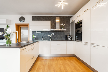 Prodej bytu 3+kk v osobním vlastnictví 89 m², Praha 10 - Pitkovice