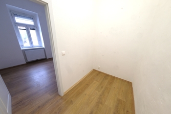 Pronájem bytu 2+kk v osobním vlastnictví 34 m², Praha 8 - Libeň