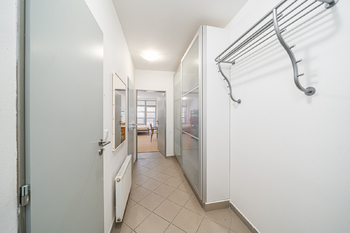 chodba - Prodej bytu 1+kk v osobním vlastnictví 35 m², Harrachov