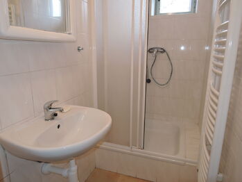 Pronájem výrobních prostor 400 m², Hostivice