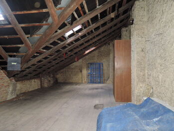 Pronájem výrobních prostor 400 m², Hostivice