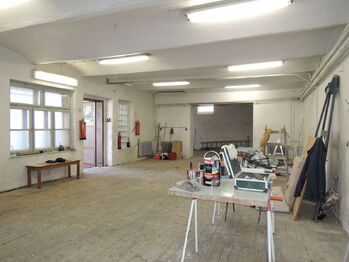 Pronájem výrobních prostor 400 m², Hostivice