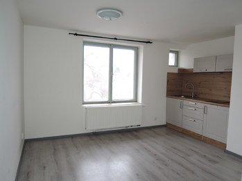 Pronájem výrobních prostor 400 m², Hostivice