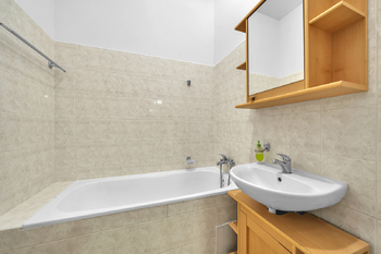 Pronájem bytu 2+1 v osobním vlastnictví 67 m², Milovice