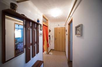 Chodba v bytě - Prodej bytu 2+1 v osobním vlastnictví 71 m², Hodonín
