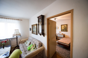 Pohled z obývacího pokoje do ložnice - Prodej bytu 2+1 v osobním vlastnictví 71 m², Hodonín