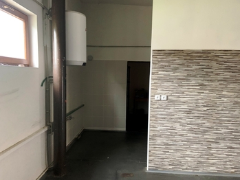 Nezařízeno - Pronájem obchodních prostor 64 m², Hustopeče