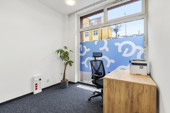 vedlejší kancelář - Pronájem obchodních prostor 122 m², Pardubice
