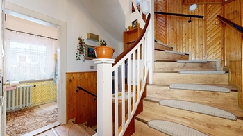 Schodiště - Prodej domu 156 m², Praha 9 - Horní Počernice