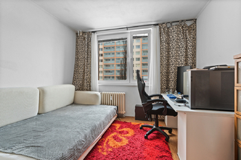 Pokoj - ložnice - Prodej bytu 3+1 v osobním vlastnictví 84 m², Kladno