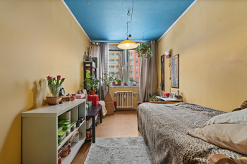 Pokoj - Ložnice 2  - Prodej bytu 3+1 v osobním vlastnictví 84 m², Kladno