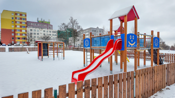 Před domem - Prodej bytu 3+1 v osobním vlastnictví 84 m², Kladno