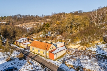 Prodej domu 143 m², Zákolany