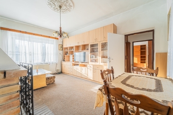 Prodej domu 143 m², Zákolany