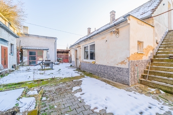 Prodej domu 143 m², Zákolany