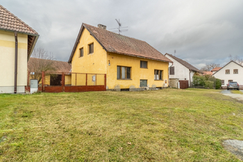 Prodej domu 435 m², Vrchotovy Janovice