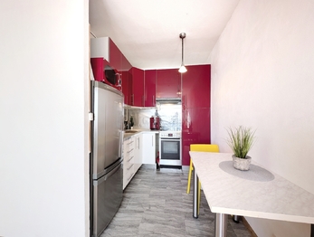 Pronájem bytu 1+kk v družstevním vlastnictví 34 m², Praha 9 - Černý Most