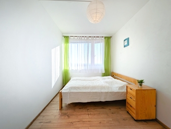 Pronájem bytu 1+kk v družstevním vlastnictví 34 m², Praha 9 - Černý Most