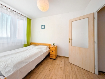 Pronájem bytu 1+kk v družstevním vlastnictví 34 m², Praha 9 - Černý Most