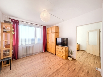 Pronájem bytu 1+kk v družstevním vlastnictví 34 m², Praha 9 - Černý Most