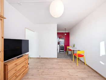 Pronájem bytu 1+kk v družstevním vlastnictví 34 m², Praha 9 - Černý Most