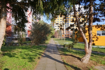 Pronájem bytu 1+kk v družstevním vlastnictví 34 m², Praha 9 - Černý Most