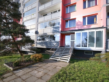 Pronájem bytu 1+kk v družstevním vlastnictví 34 m², Praha 9 - Černý Most