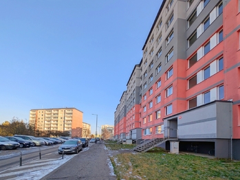 Pronájem bytu 1+kk v družstevním vlastnictví 34 m², Praha 9 - Černý Most