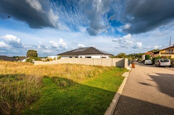 Prodej pozemku 1007 m², Boršov nad Vltavou