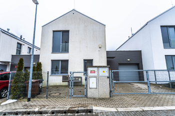 Prodej domu 141 m², Praha 4 - Cholupice