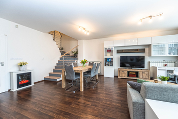 Prodej domu 141 m², Praha 4 - Cholupice