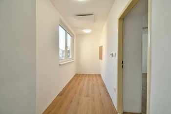 chodba - Pronájem bytu 3+1 v osobním vlastnictví 100 m², Nová Paka