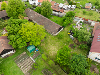 Prodej pozemku 878 m², Zbizuby