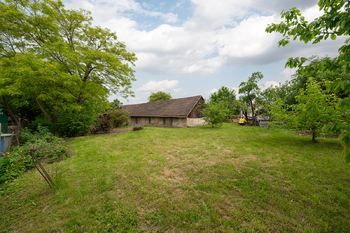 Prodej pozemku 878 m², Zbizuby