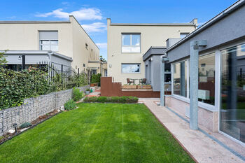 Prodej domu 265 m², Křenice