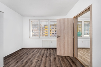 samostatný pokoj - Prodej bytu 1+1 v osobním vlastnictví 48 m², České Budějovice